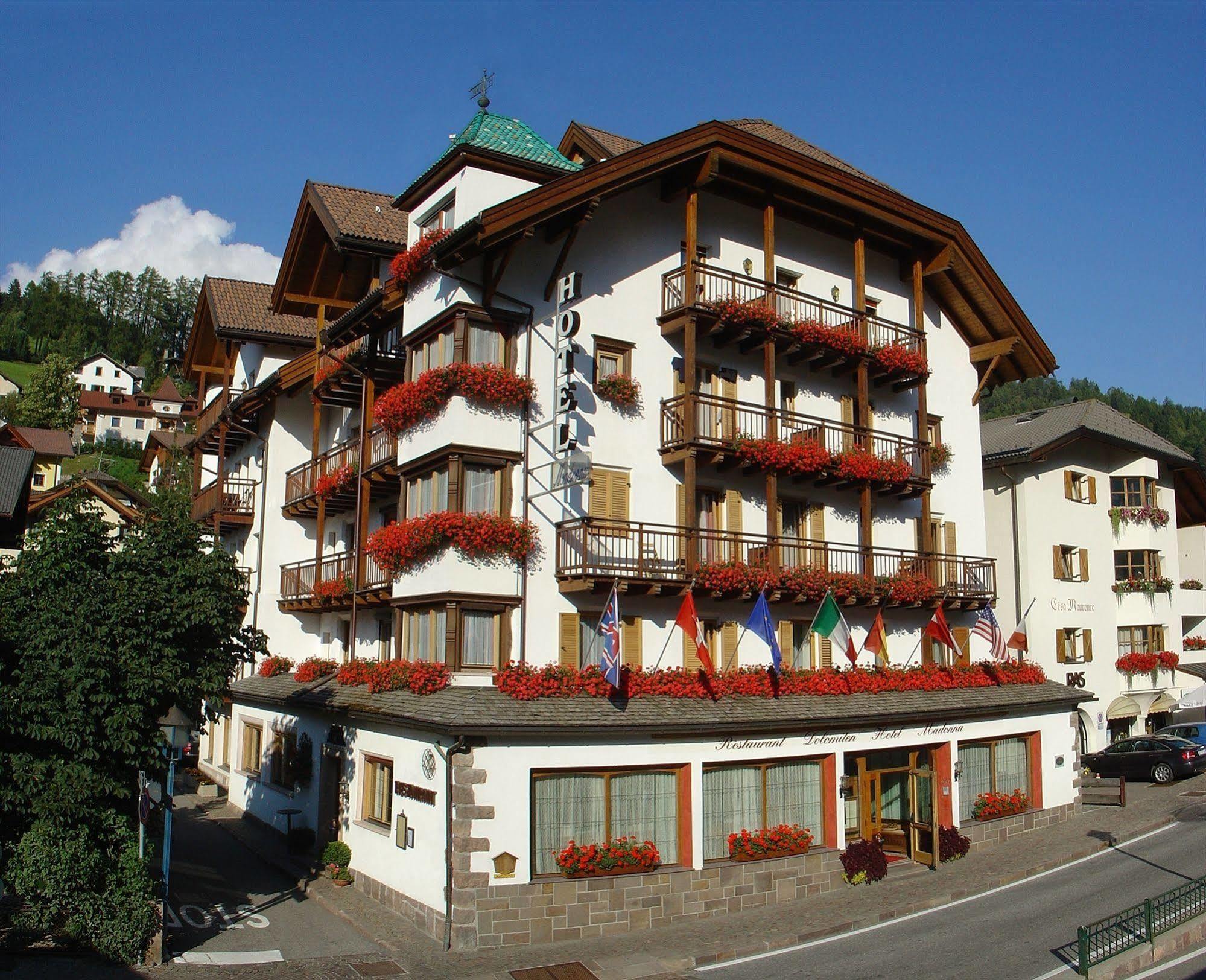 Hotel Dolomiti Madonna Ortisei Exterior photo